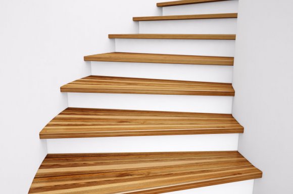 Création et installation d'escalier en bois massif à Menton